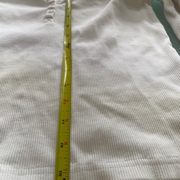 Pact Women's Tops in Black and White Lot of 2 - Picture 8 of 8